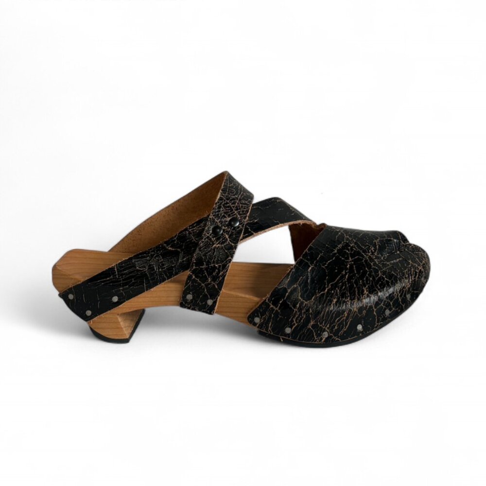 PUBLIC Sandal by CYDWOQ